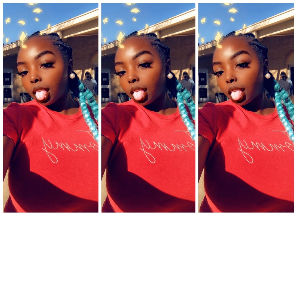 Meet your Posher, Dyechelle